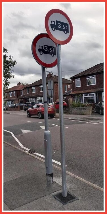 3.5 T Road Signs.jpeg