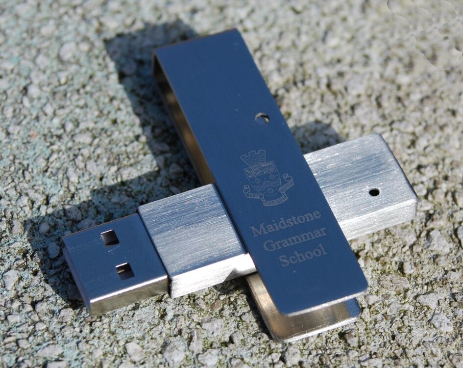 4Gb Metal Twister USB Drive.jpg