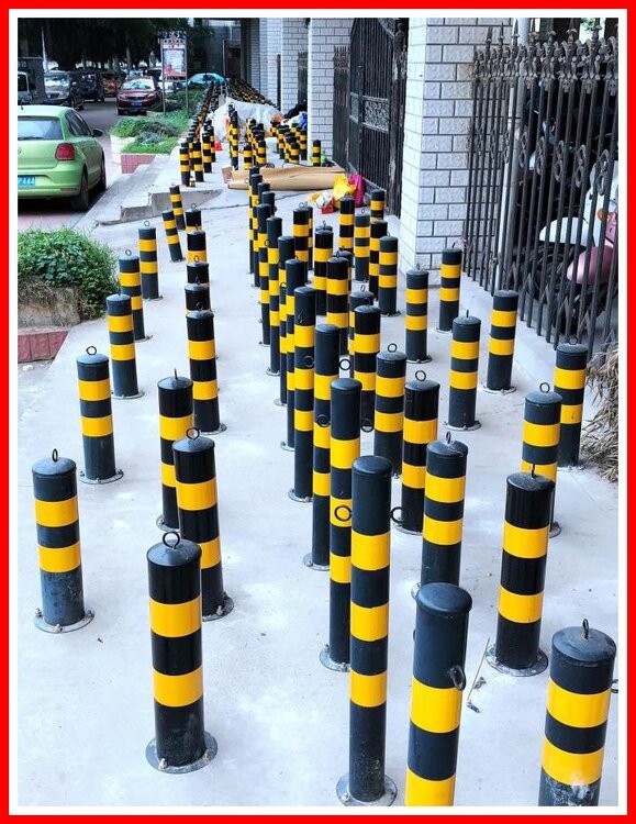 Bollards 2.jpg