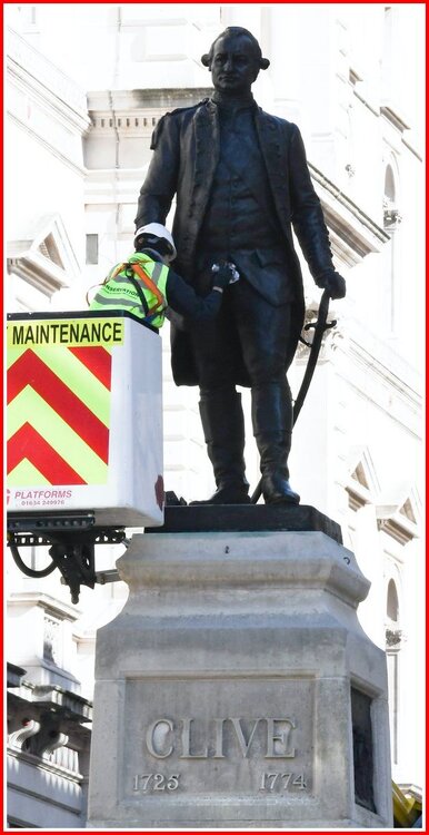 Clive of India getting a bit of a polish.jpg