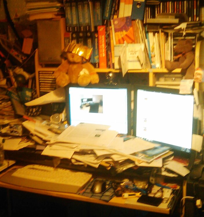 Desk150310.jpg