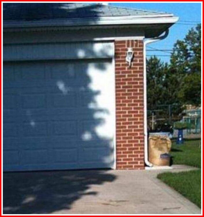 Garage Door Shadow.jpg