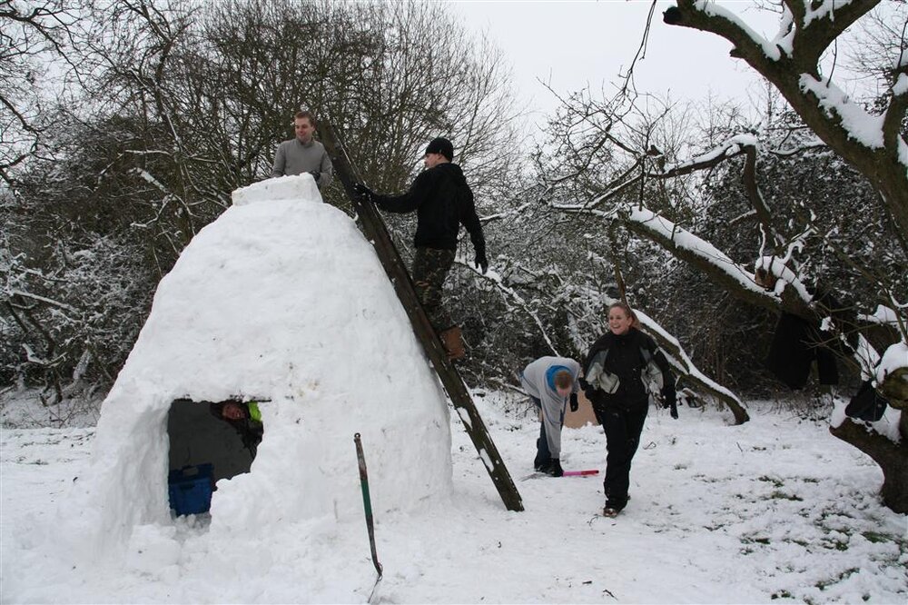 Igloo Build (Large).JPG
