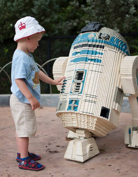 JamesR2D2.jpg