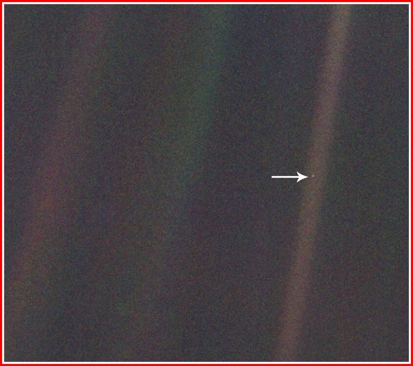 NASA Pale Blue Dot - Original.jpg