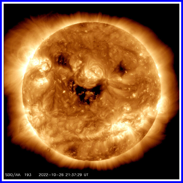 Smiling Sun NASA - 26.10.2022.jpeg