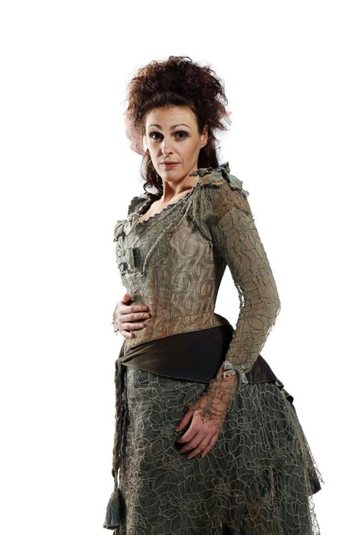 Suranne-Jones-as-Idris-on-Season-6-Of-Doctor-Who-suranne-jones-31489494-646-960[1].jpg