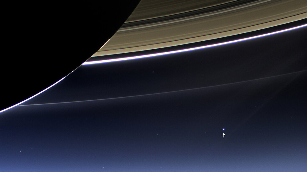 annotated_earth-moon_from_saturn_1920x1080[1].jpg