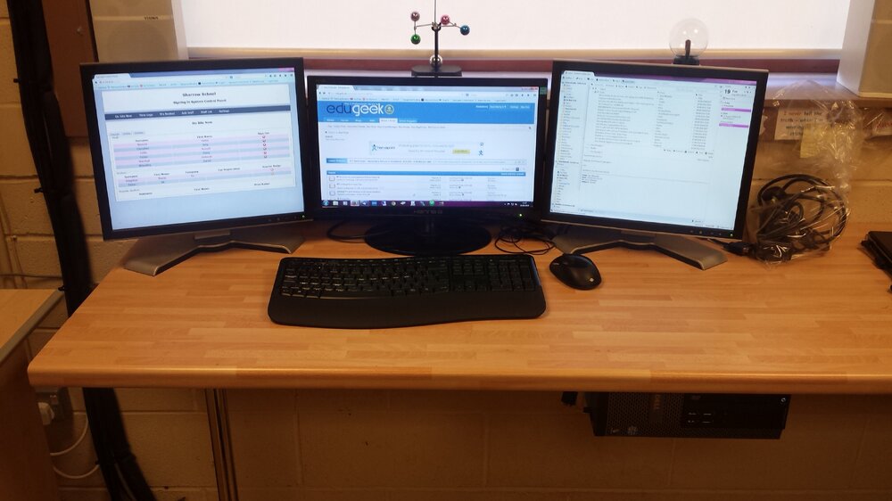 new desk.jpg