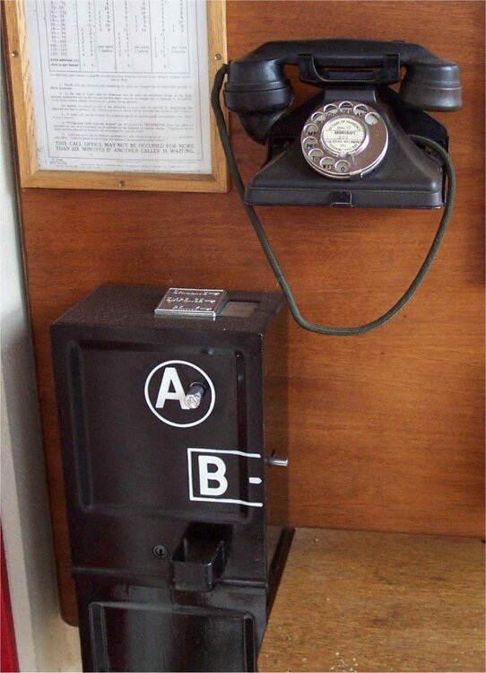 oldphone.jpg