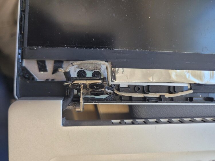 bad hinge.jpg